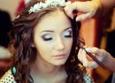 Подбираем нежный образ – свадебный макияж для карих глаз: советы с фото